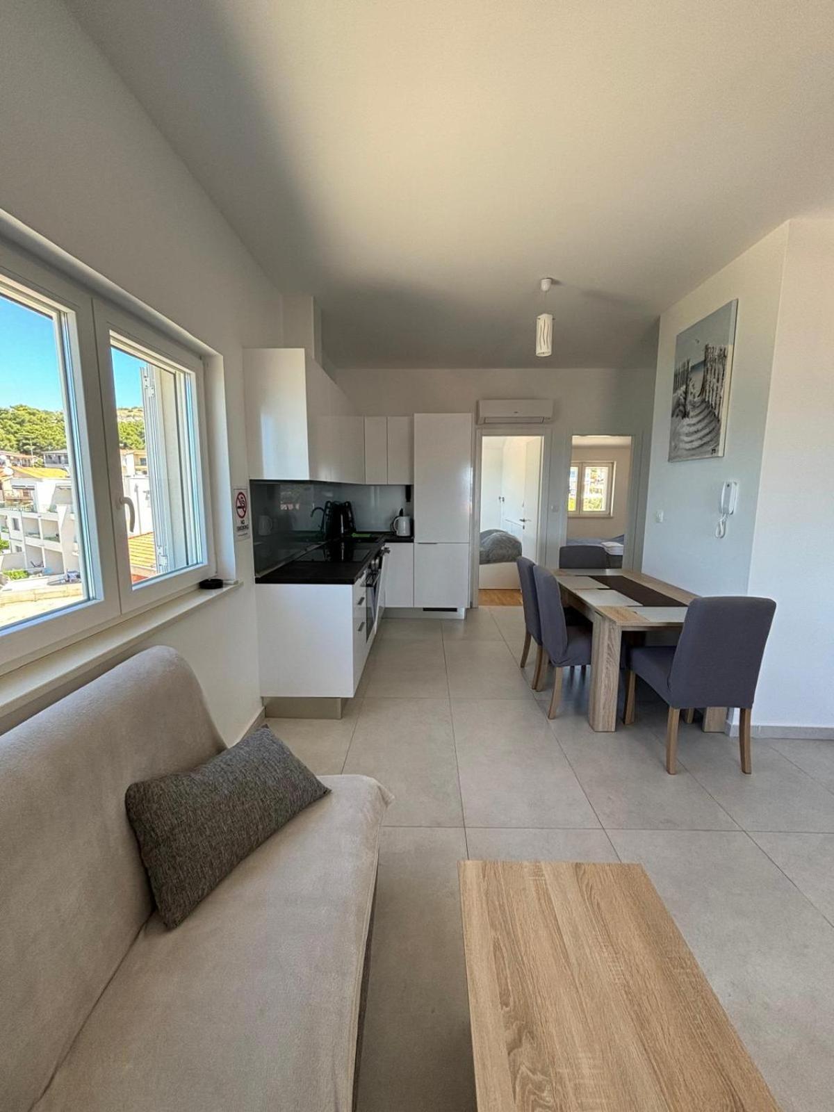 Sea View Apartments Жаборич Экстерьер фото